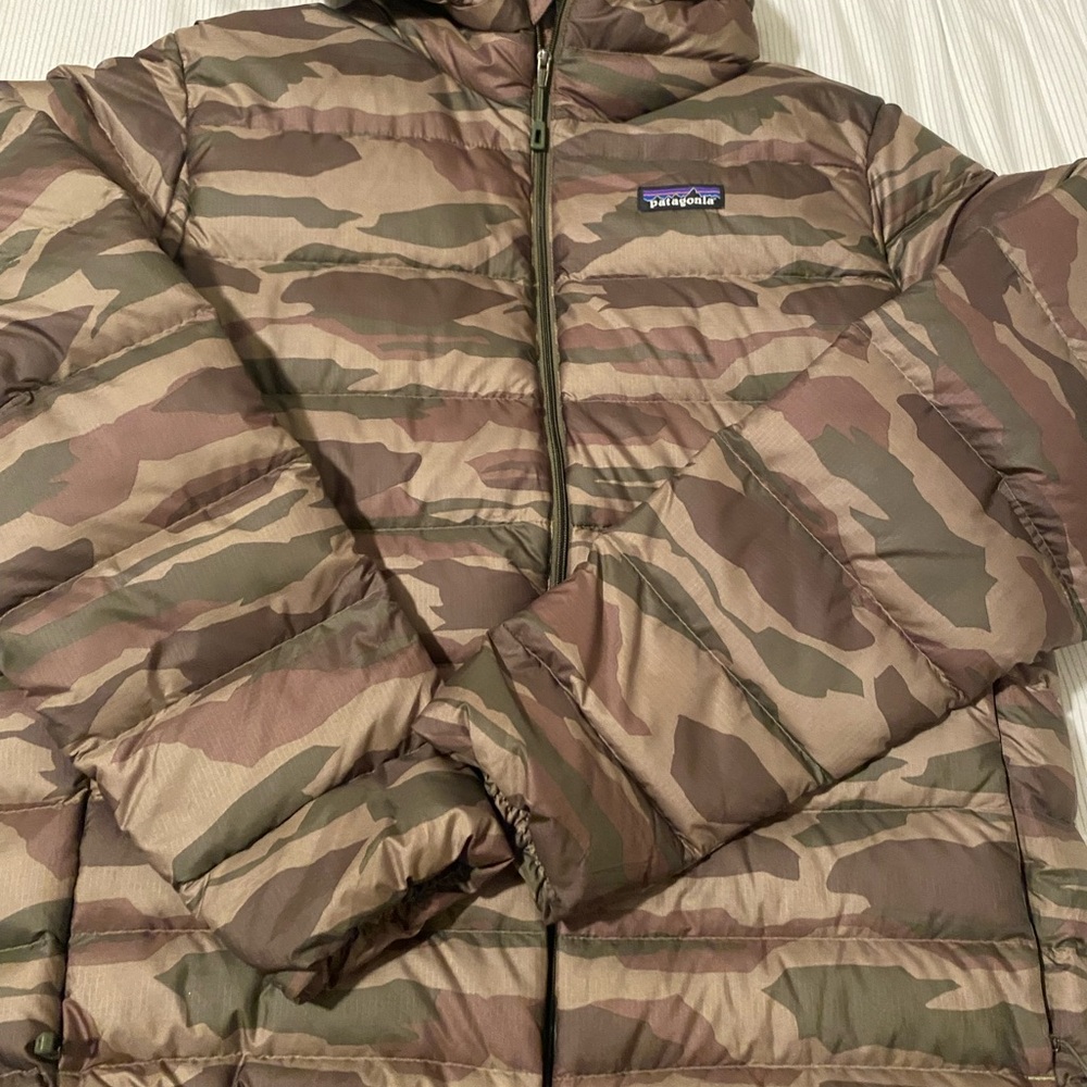 Patagonia Hi-Loft Down Hoody, Men’s M